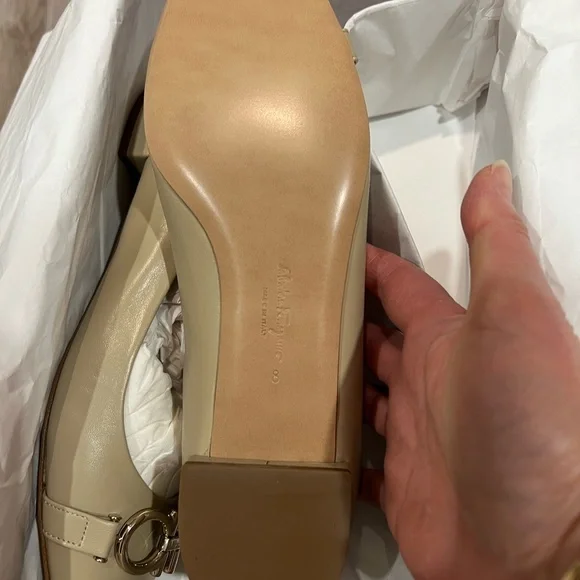Salvatore Ferragamo Women's Beige Flats with Silver Accents - Picture 2 of 6